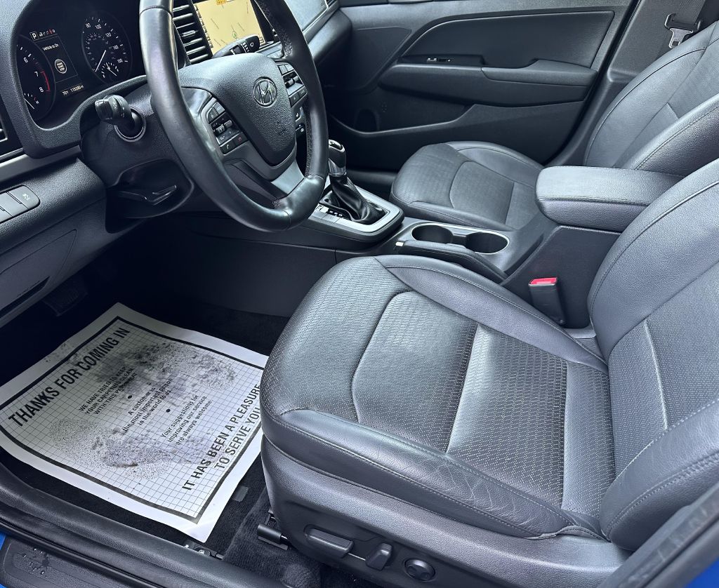 Photo 7 of this HYUNDAI ELANTRA