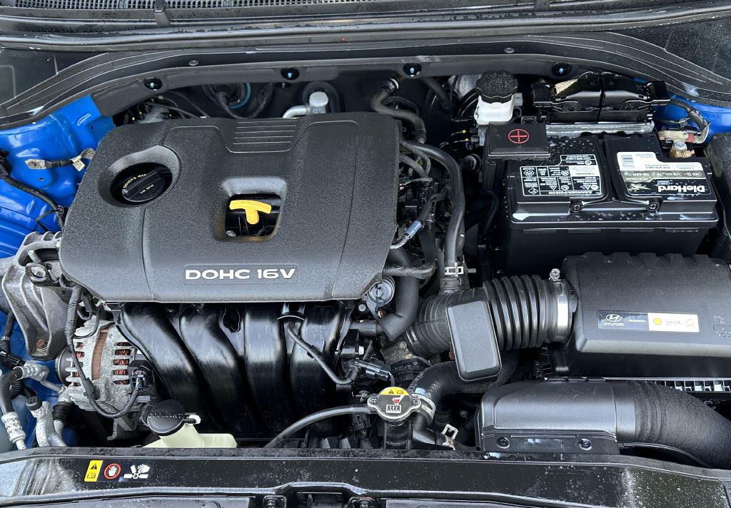Photo 13 of this HYUNDAI ELANTRA