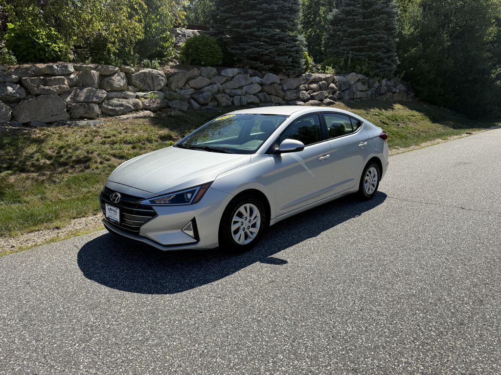Photo 4 of this HYUNDAI ELANTRA