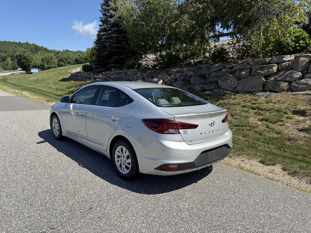 Photo 6 of this HYUNDAI ELANTRA