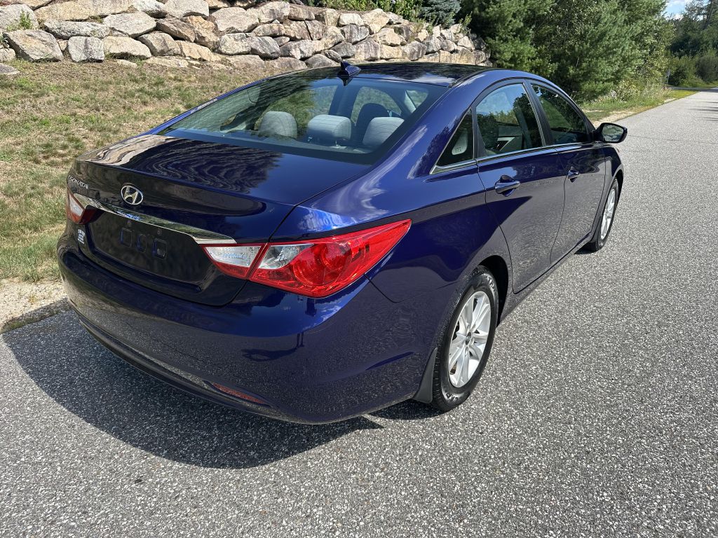 Photo 3 of this HYUNDAI SONATA