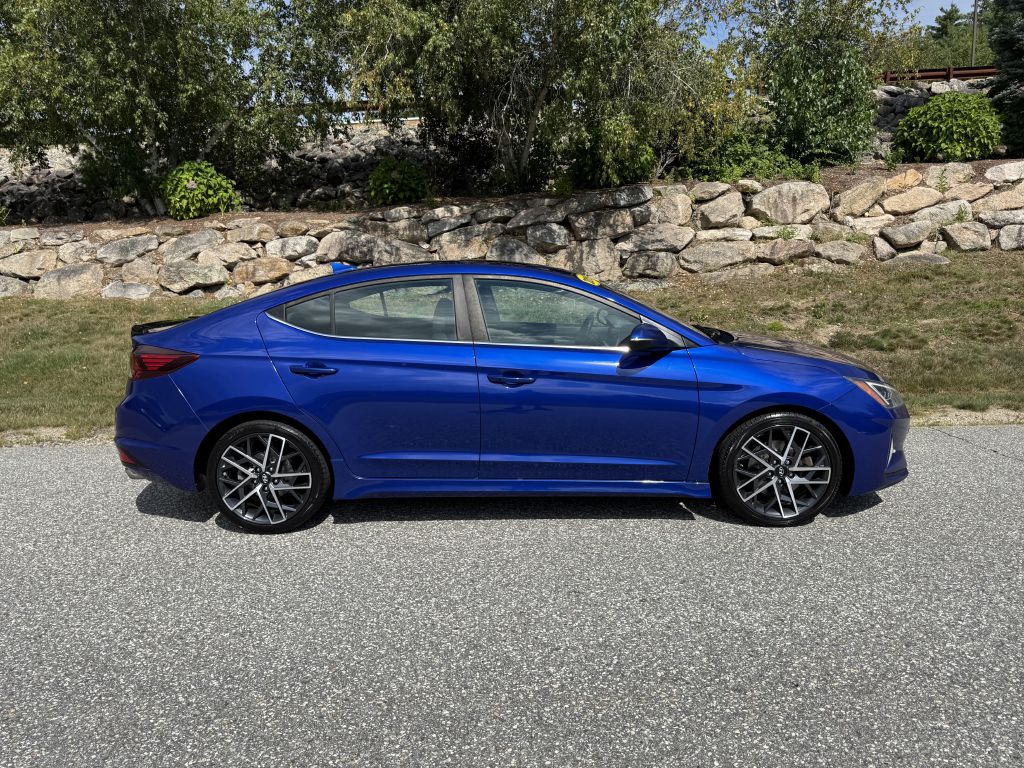 Photo 2 of this HYUNDAI ELANTRA