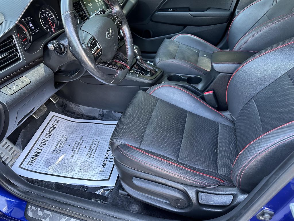 Photo 7 of this HYUNDAI ELANTRA
