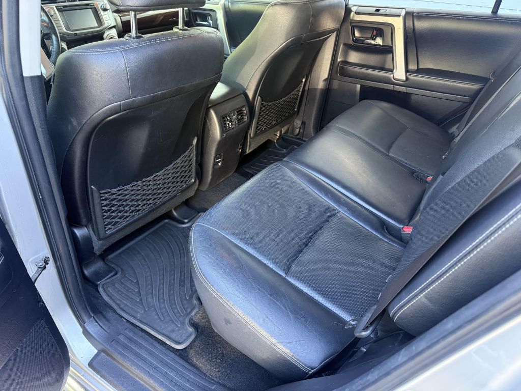Photo 8 of this TOYOTA 4RUNNER