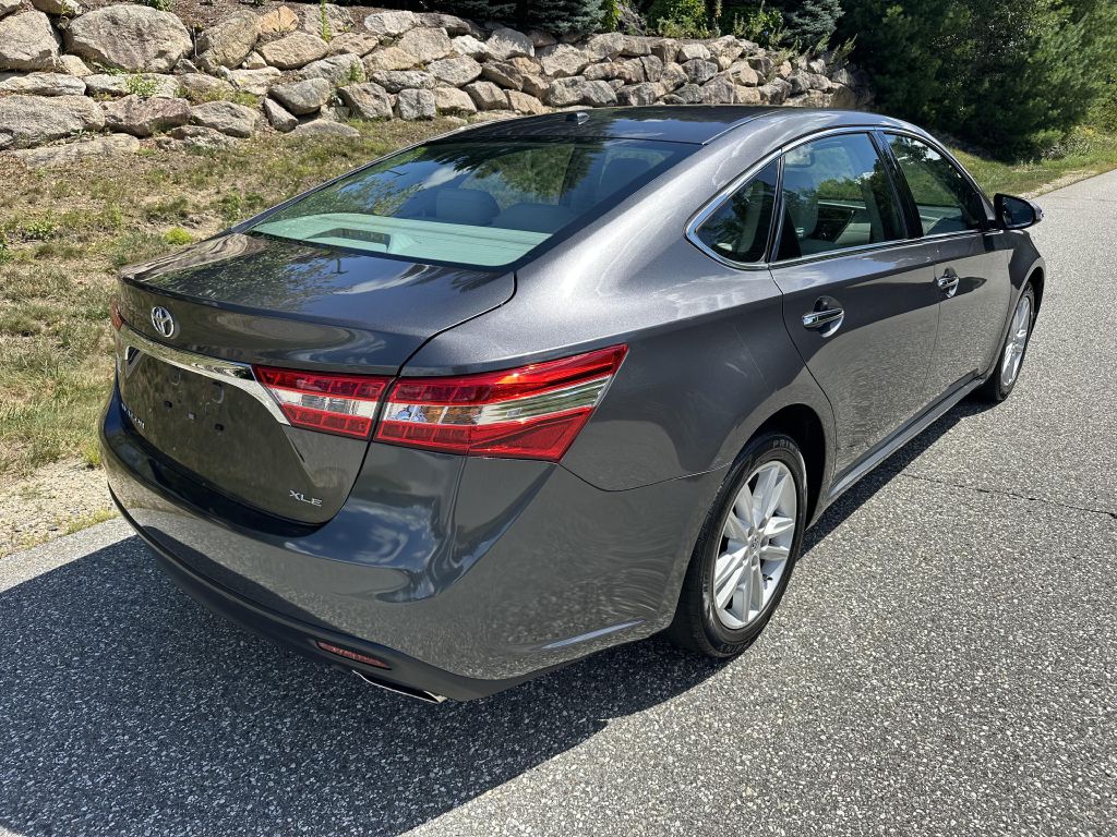 Photo 3 of this TOYOTA AVALON