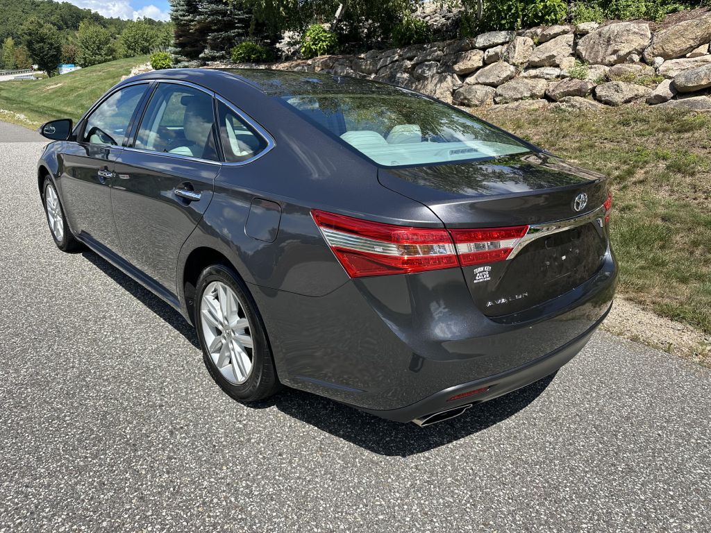 Photo 6 of this TOYOTA AVALON