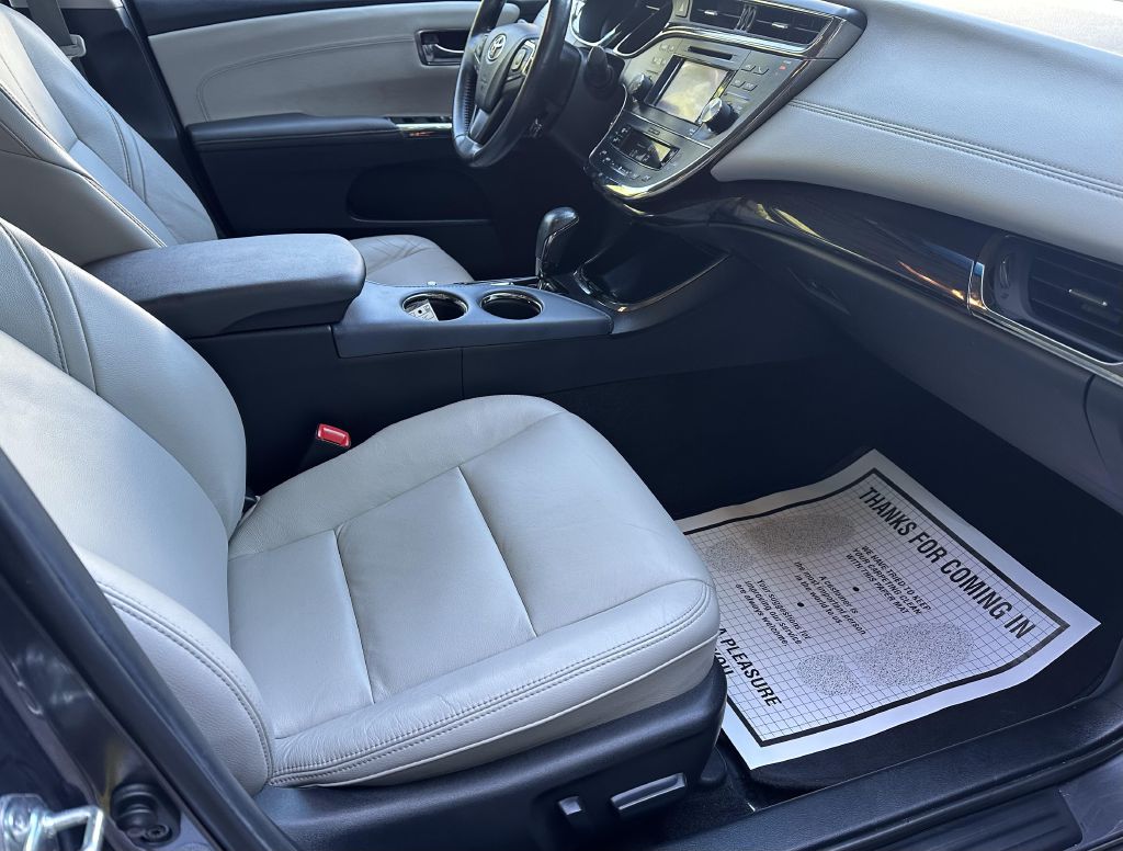 Photo 9 of this TOYOTA AVALON
