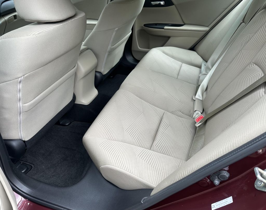 Photo 8 of this HONDA ACCORD