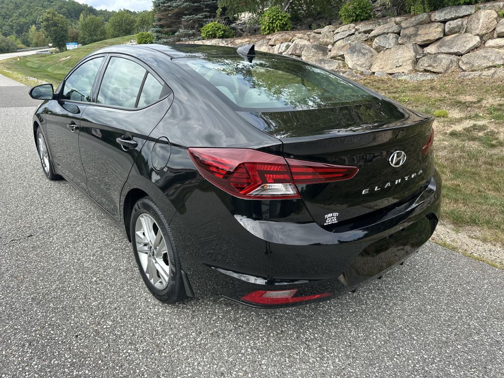 Photo 6 of this HYUNDAI ELANTRA