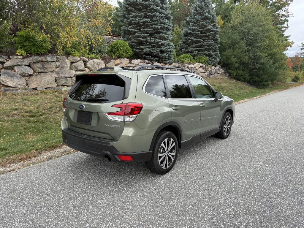Photo 3 of this SUBARU FORESTER