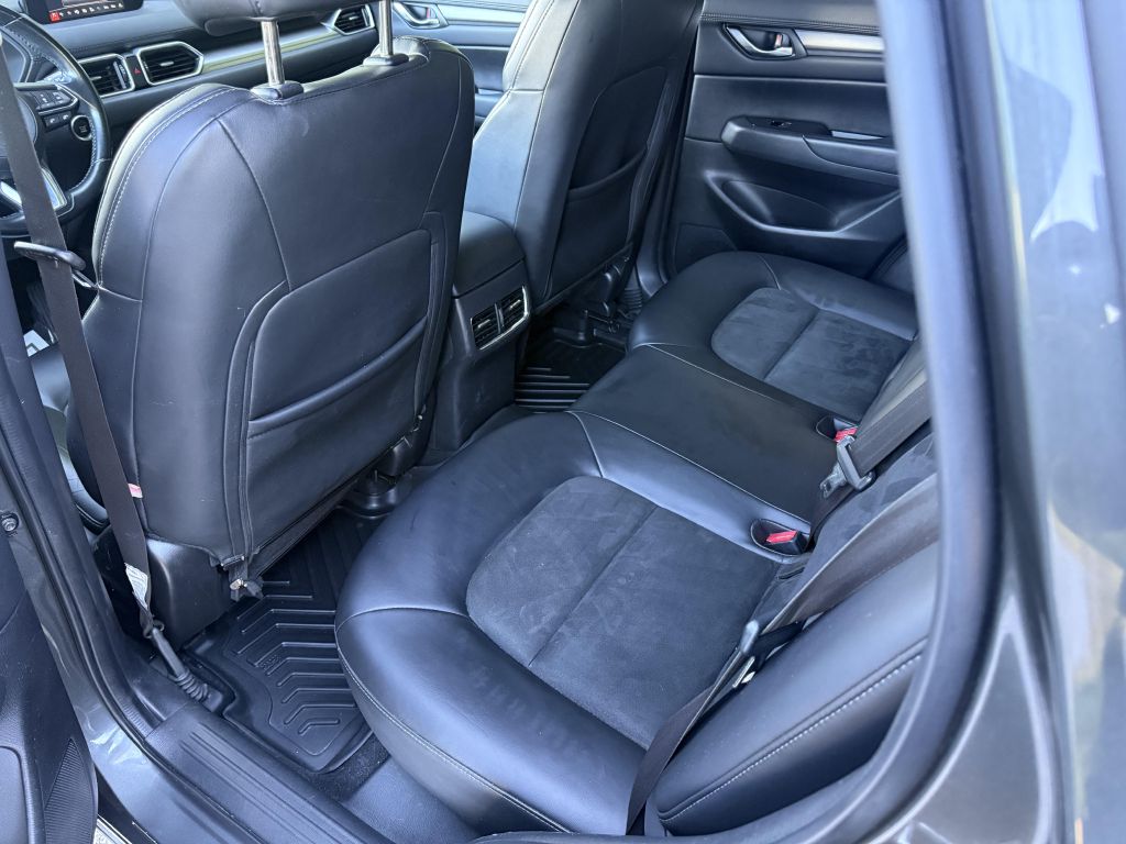 Photo 8 of this MAZDA CX-5