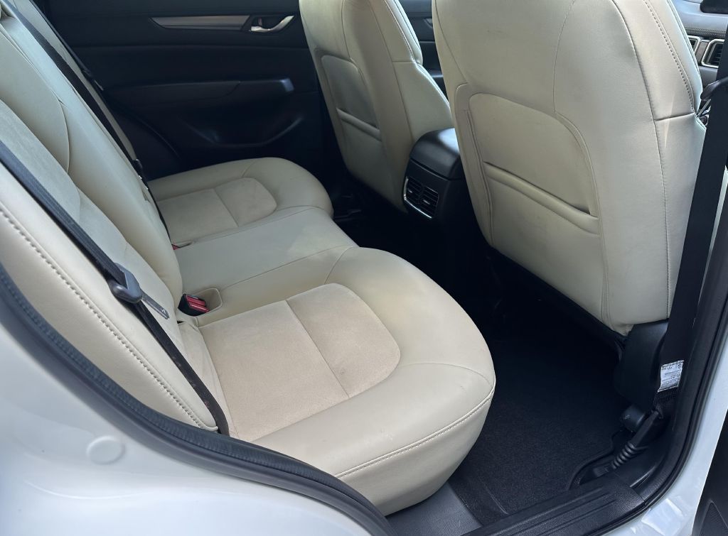 Photo 10 of this MAZDA CX-5