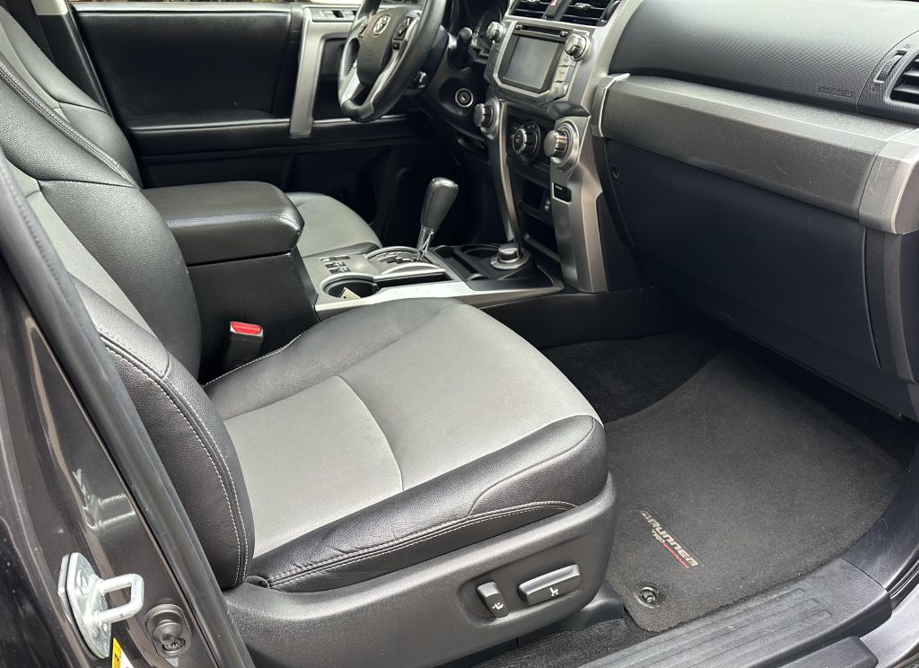 Photo 9 of this TOYOTA 4RUNNER