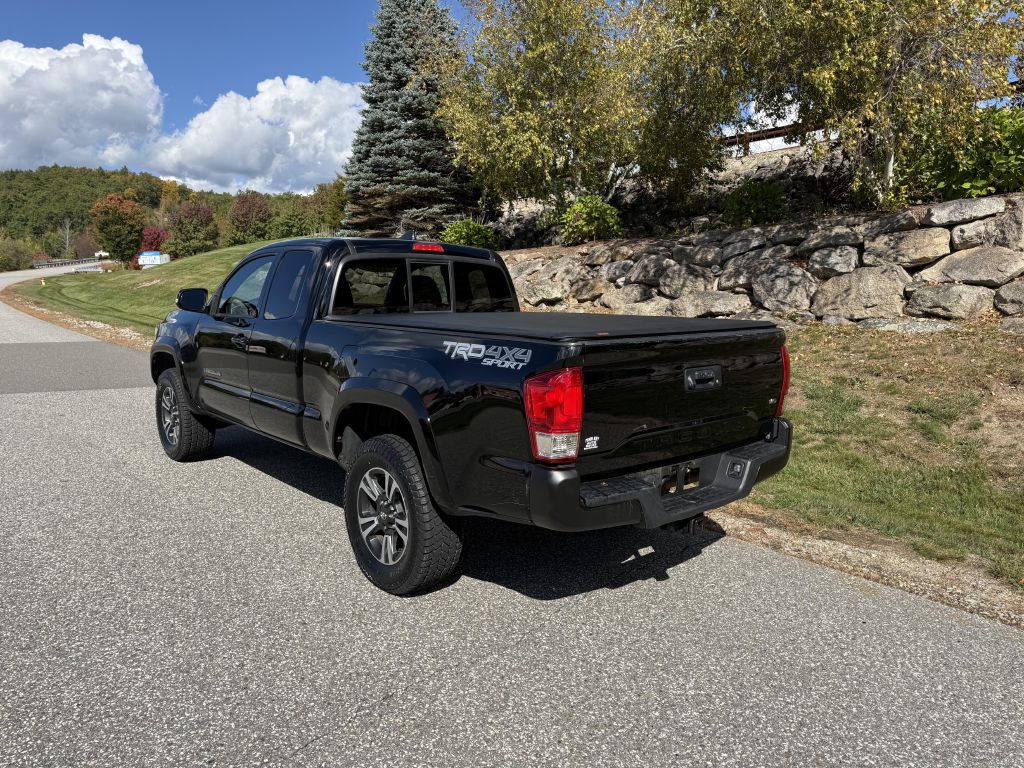 Photo 6 of this TOYOTA TACOMA
