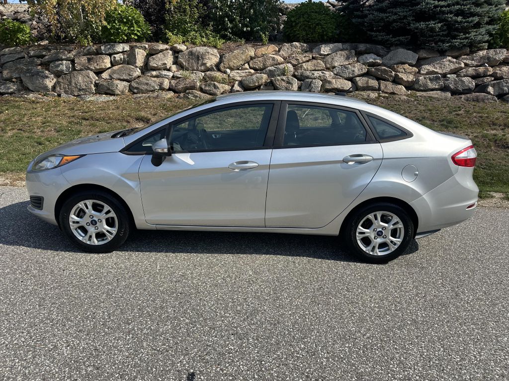 Photo 5 of this FORD FIESTA