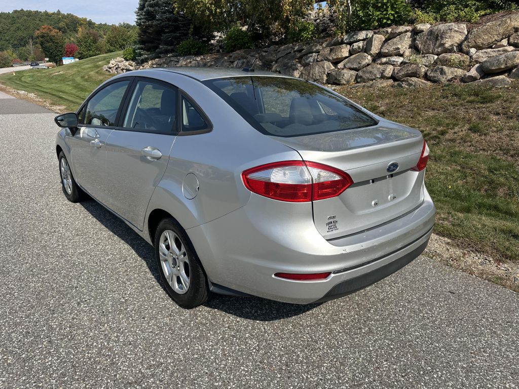Photo 6 of this FORD FIESTA