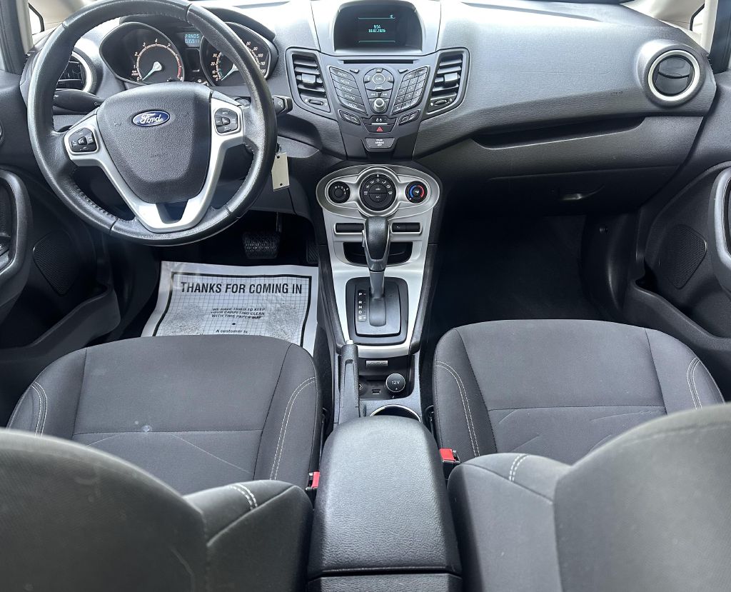 Photo 11 of this FORD FIESTA