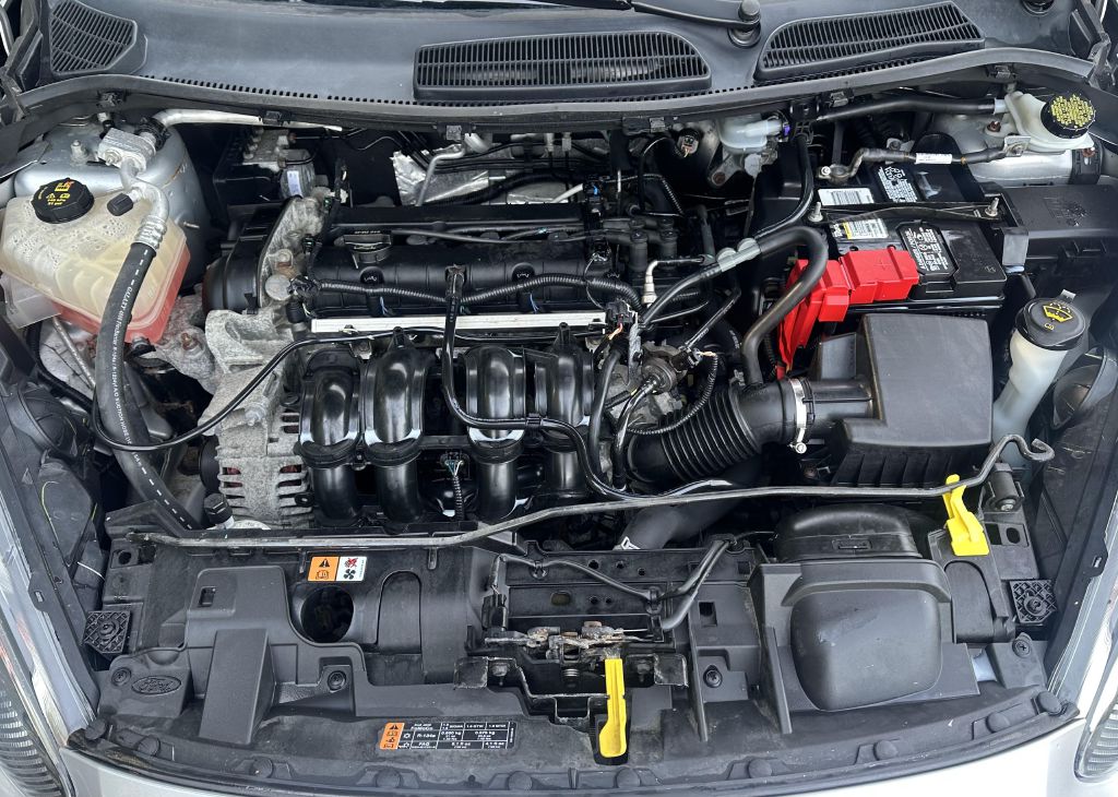 Photo 13 of this FORD FIESTA