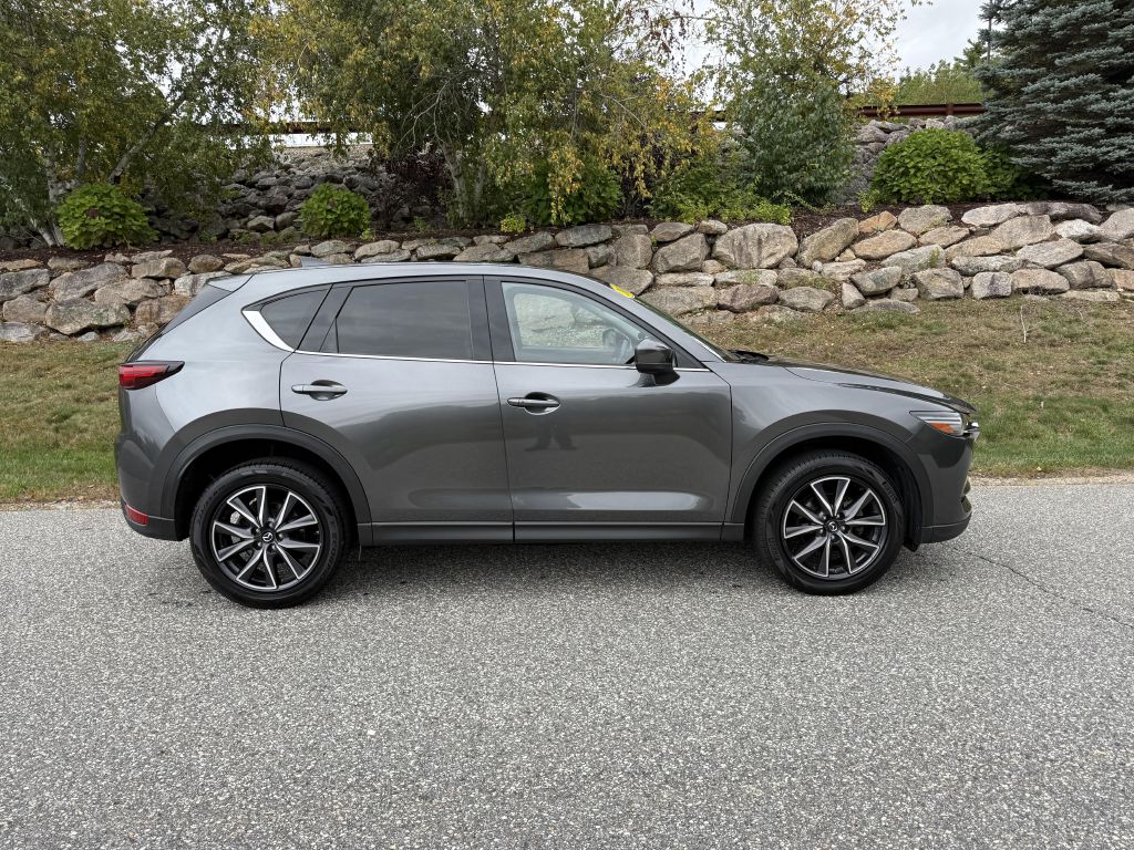 Photo 2 of this MAZDA CX-5