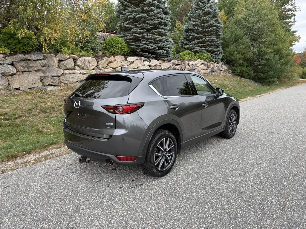 Photo 3 of this MAZDA CX-5