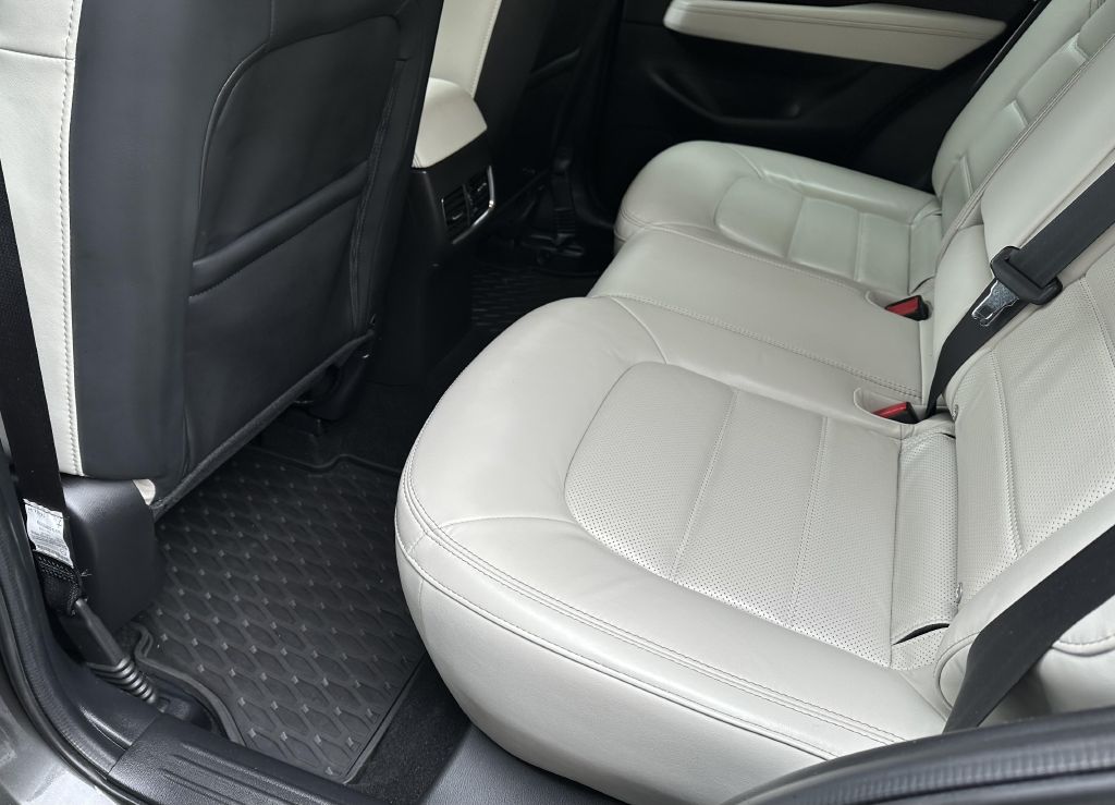 Photo 8 of this MAZDA CX-5