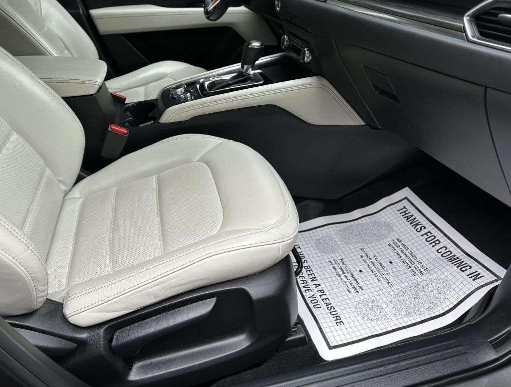 Photo 9 of this MAZDA CX-5