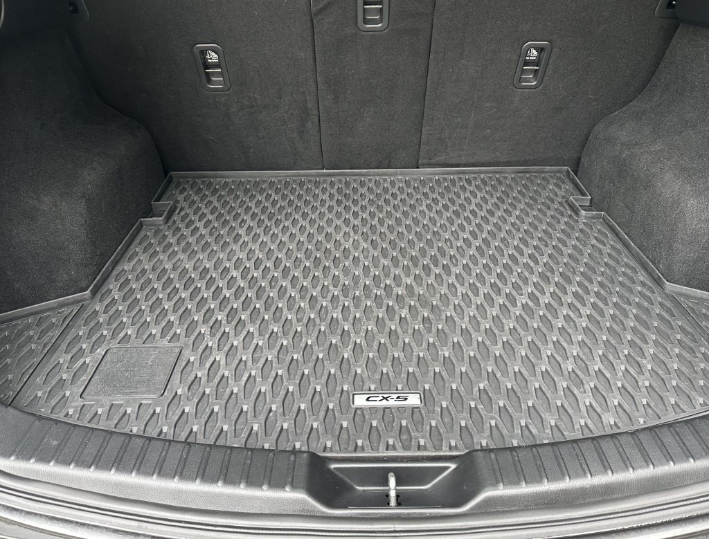 Photo 12 of this MAZDA CX-5