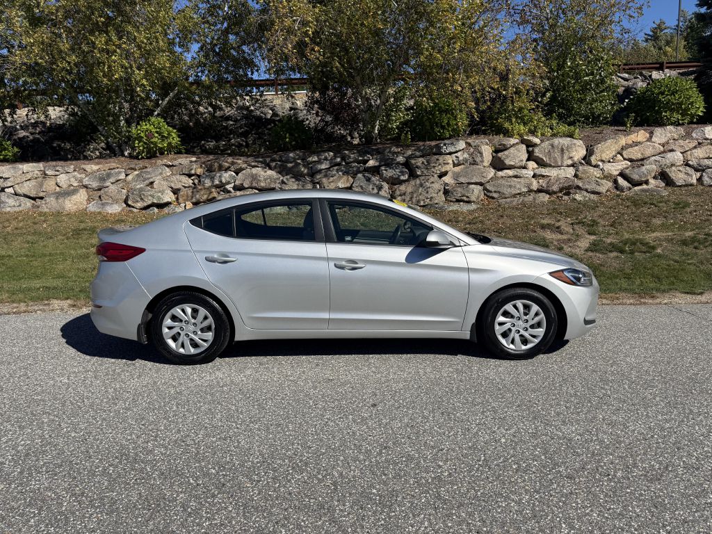 Photo 2 of this HYUNDAI ELANTRA