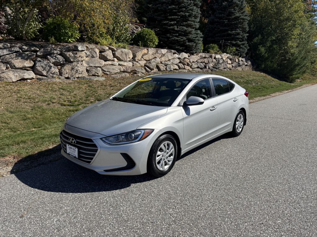 Photo 4 of this HYUNDAI ELANTRA