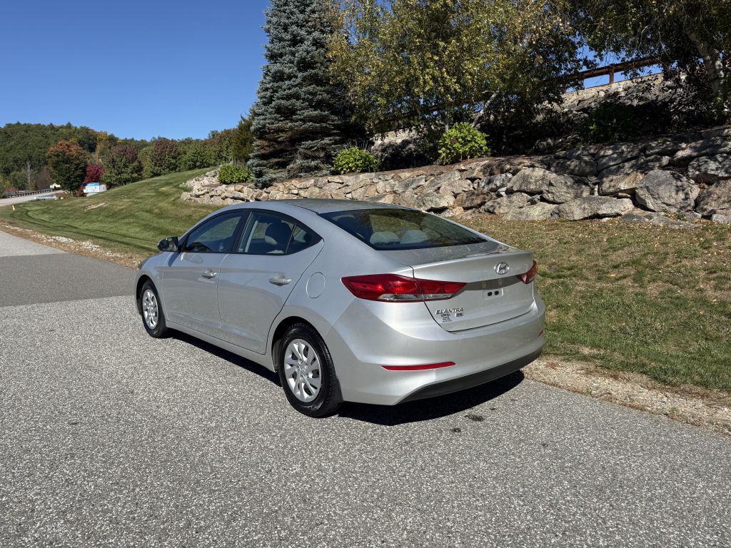 Photo 6 of this HYUNDAI ELANTRA
