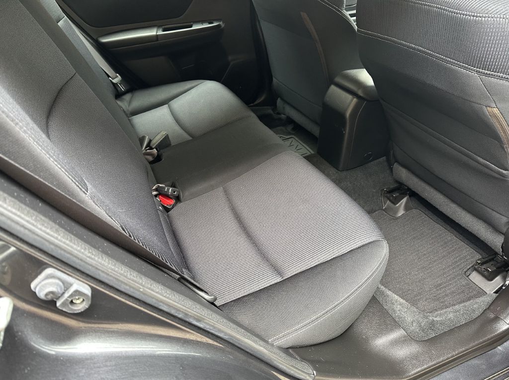 Photo 10 of this SUBARU IMPREZA