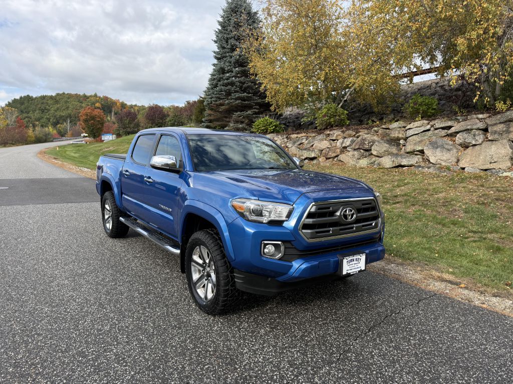 2017 TOYOTA TACOMA