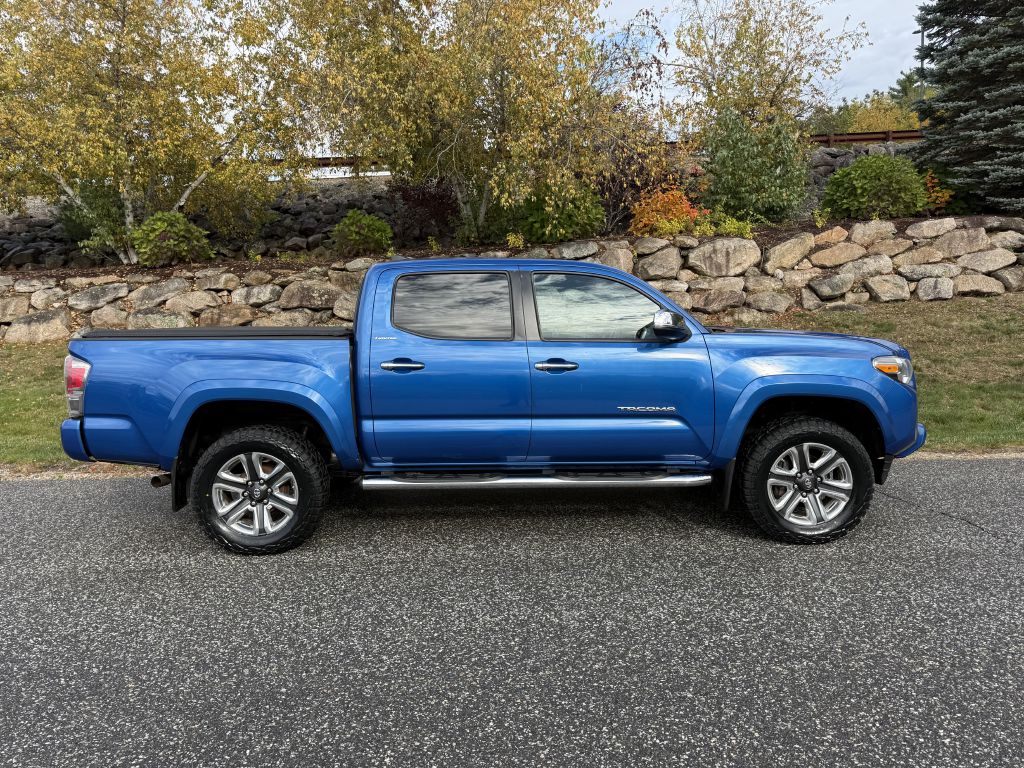 Photo 2 of this TOYOTA TACOMA