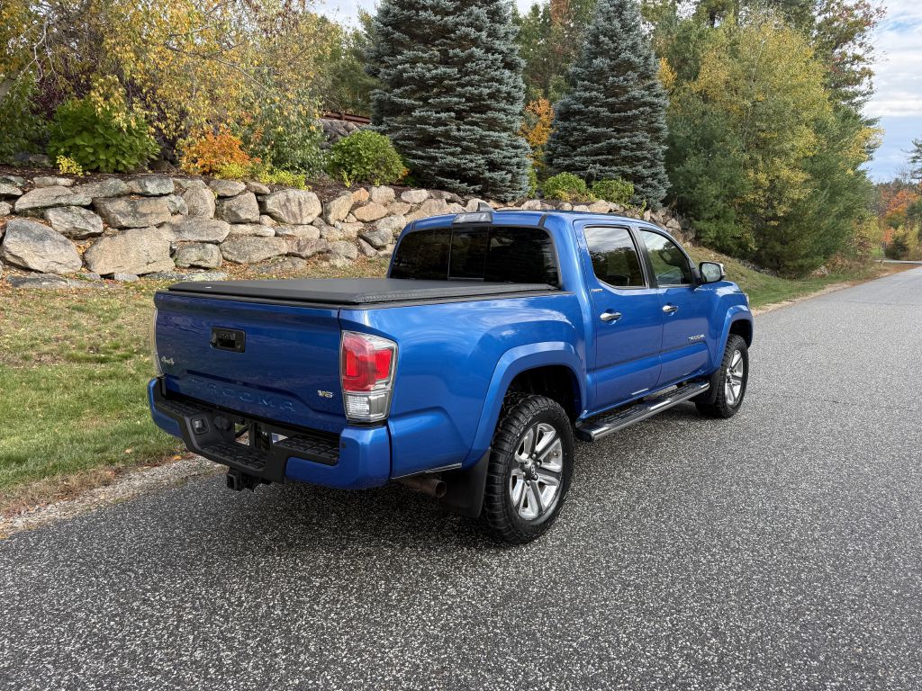 Photo 3 of this TOYOTA TACOMA