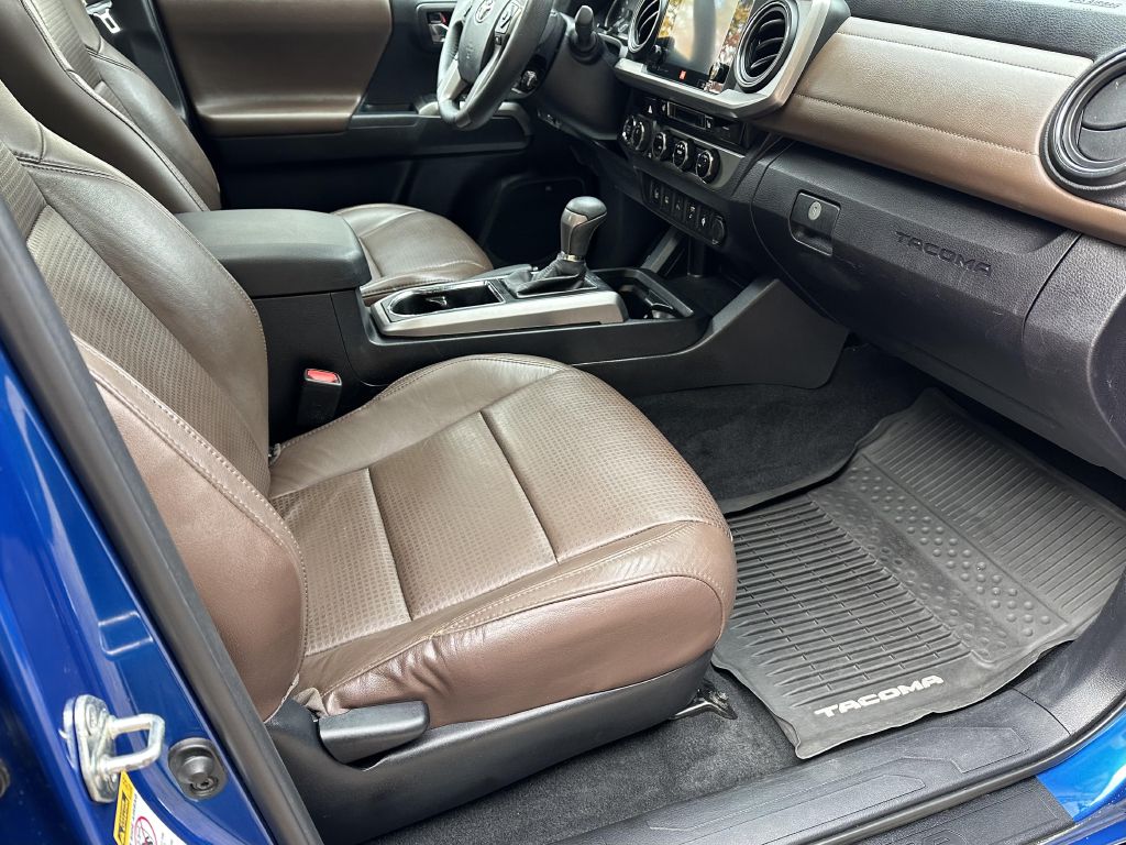 Photo 9 of this TOYOTA TACOMA