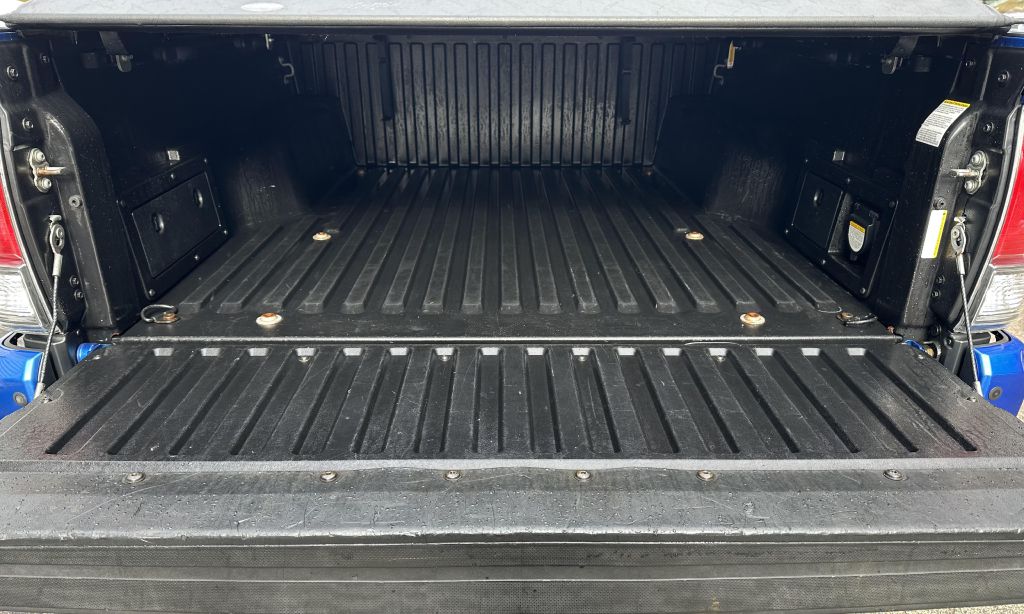 Photo 12 of this TOYOTA TACOMA