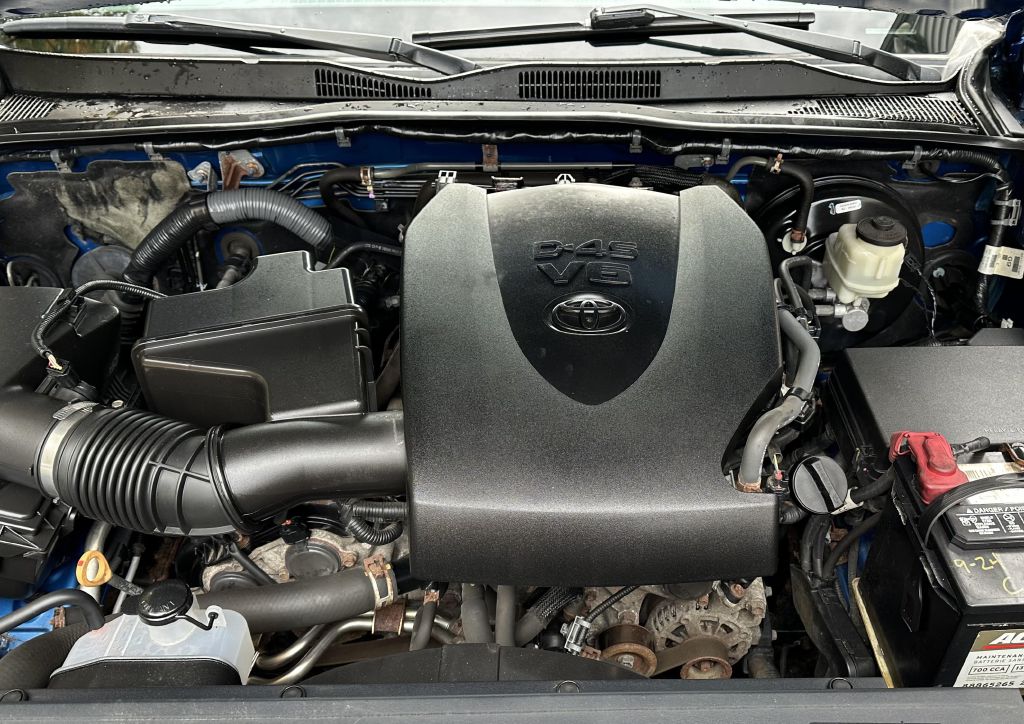 Photo 13 of this TOYOTA TACOMA