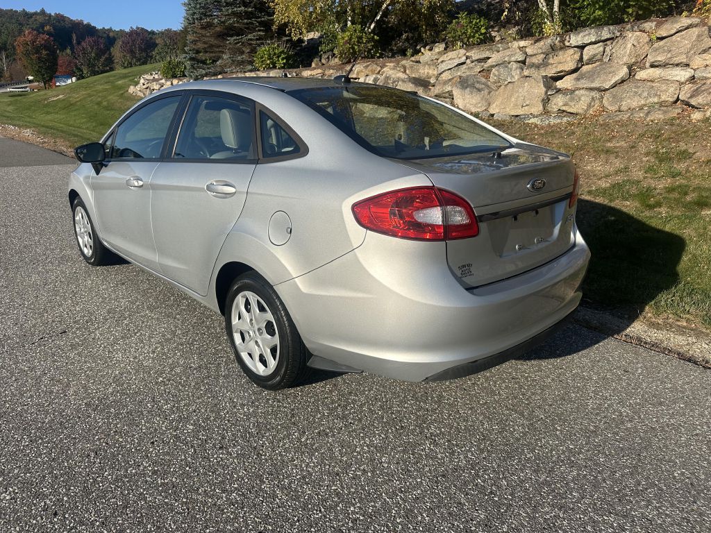 Photo 6 of this FORD FIESTA
