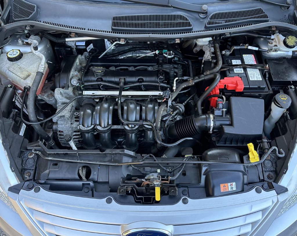 Photo 13 of this FORD FIESTA