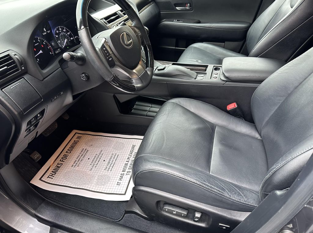 Photo 7 of this LEXUS RX