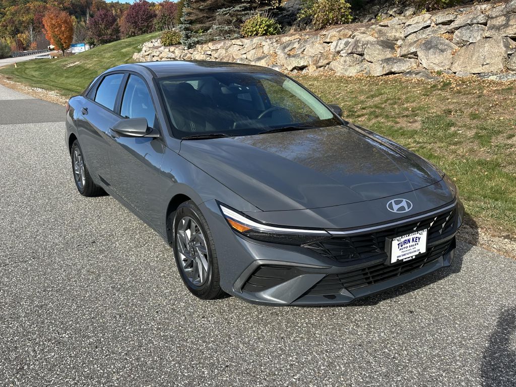 2024 HYUNDAI ELANTRA