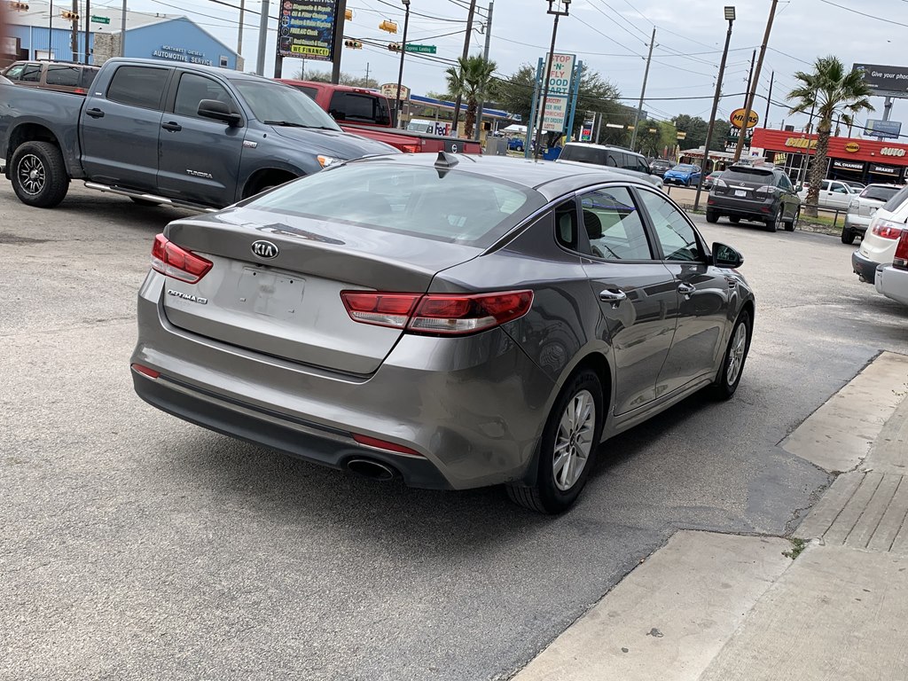 Photo 5 of this KIA OPTIMA