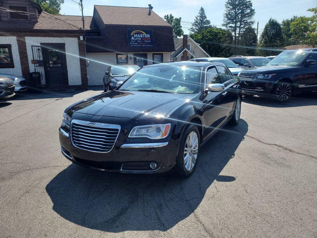 Photo 17 of this CHRYSLER 300