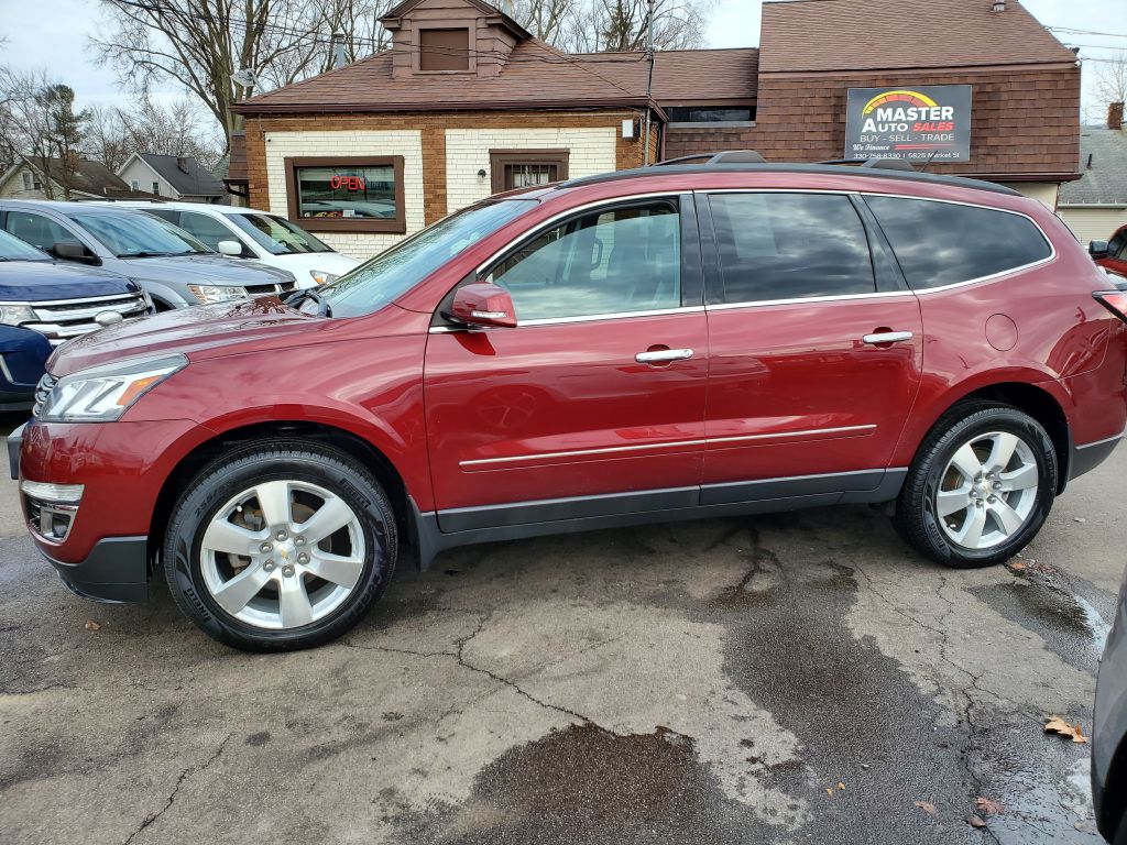 Photo 2 of this CHEVROLET TRAVERSE