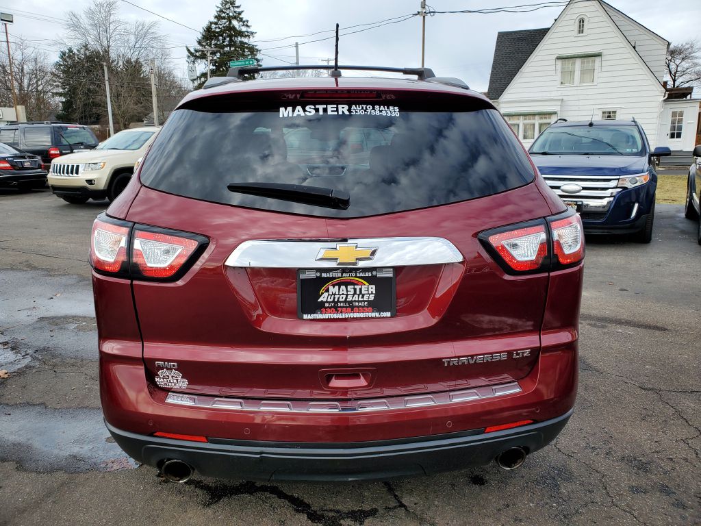 Photo 4 of this CHEVROLET TRAVERSE