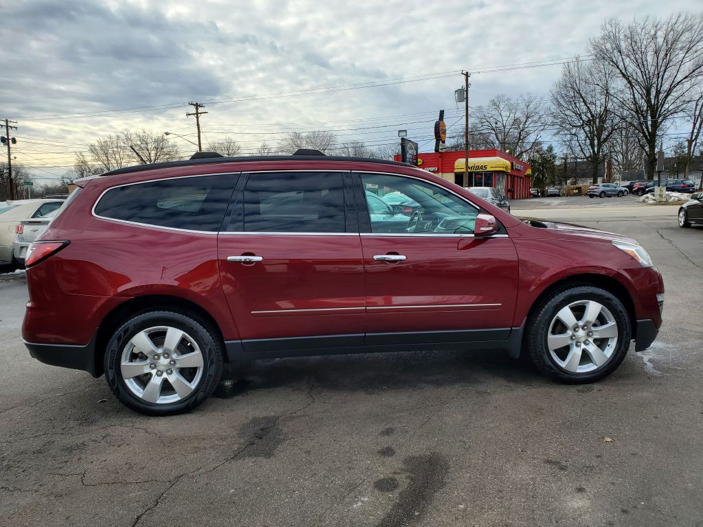 Photo 6 of this CHEVROLET TRAVERSE