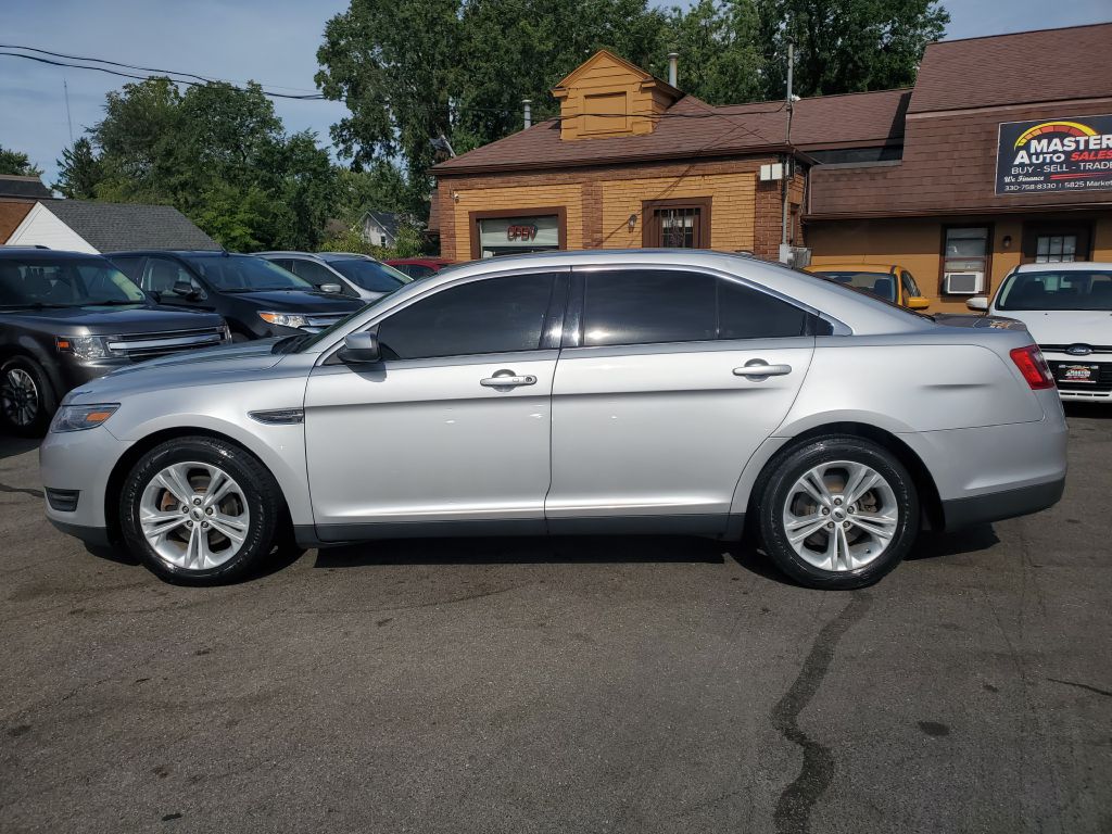 Photo 2 of this FORD TAURUS