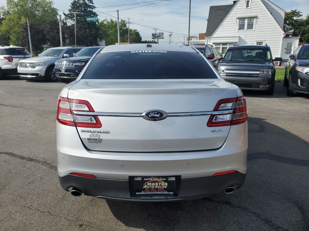 Photo 4 of this FORD TAURUS
