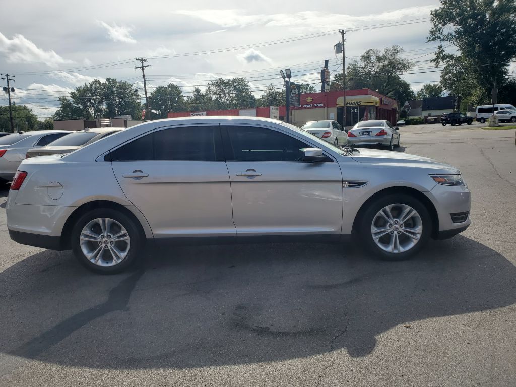 Photo 6 of this FORD TAURUS