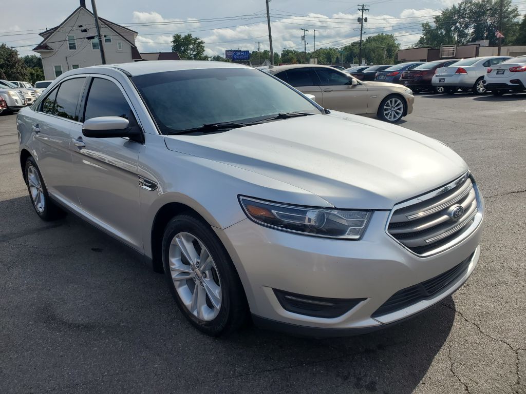 Photo 7 of this FORD TAURUS